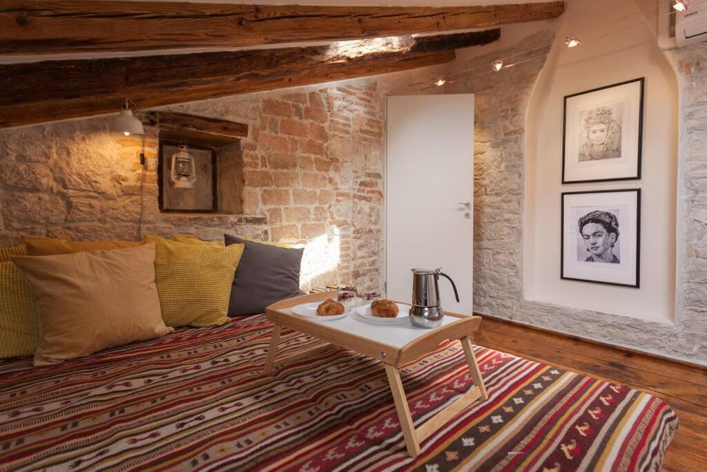Vintage Apartment Rovinj Old Town Екстериор снимка