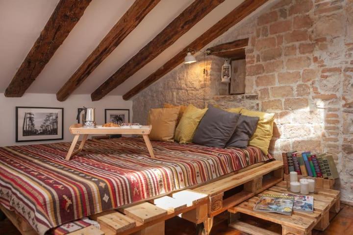 Vintage Apartment Rovinj Old Town Екстериор снимка