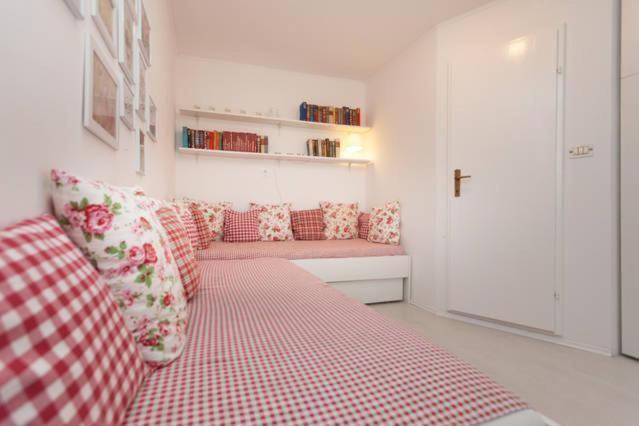 Vintage Apartment Rovinj Old Town Екстериор снимка