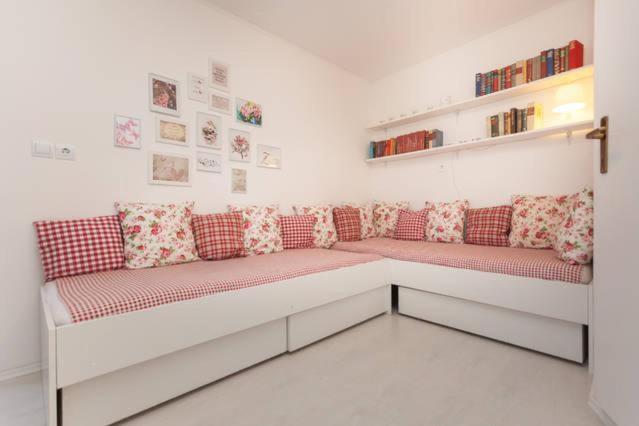 Vintage Apartment Rovinj Old Town Екстериор снимка