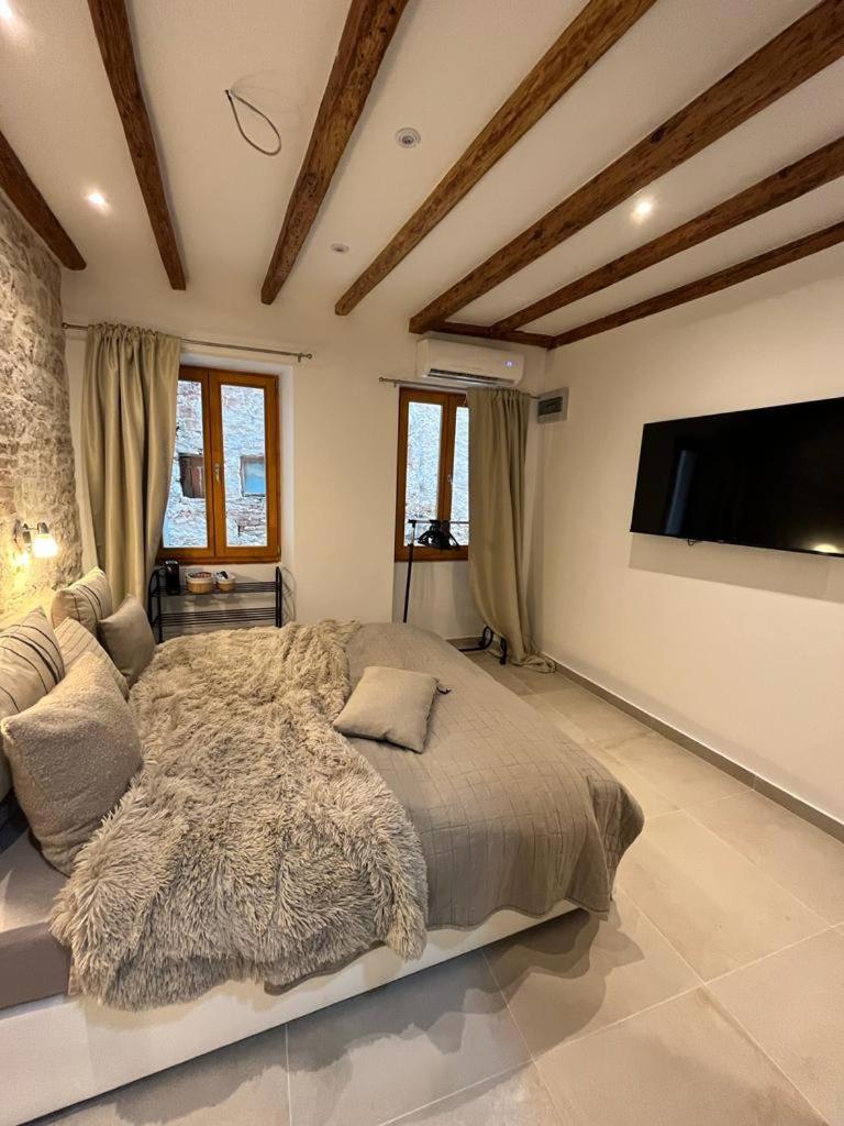 Vintage Apartment Rovinj Old Town Екстериор снимка