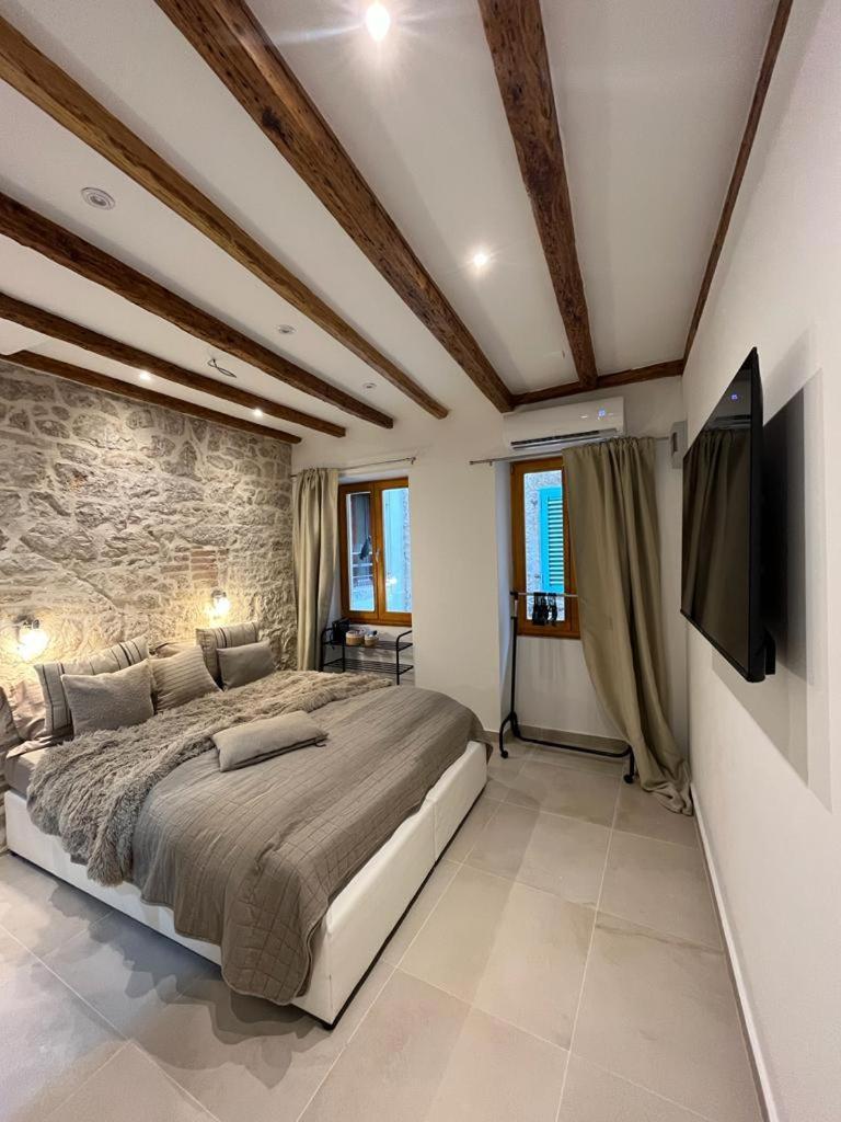 Vintage Apartment Rovinj Old Town Екстериор снимка